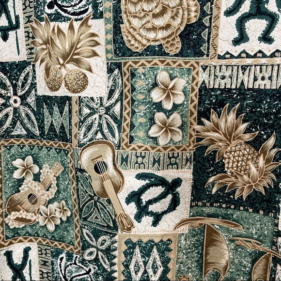 Hawaiian Print Scrub Top Women V-Neck size Small - Picture 5 of 8